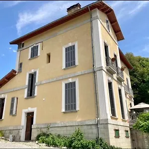 Appartement Dans Joli Village D’annot, Annot